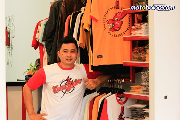 Brand TMTN Siap Suguhkan Beberapa Kemasan Menarik, Ada Banyak Diskon Di Store Barunya di Tulungagung