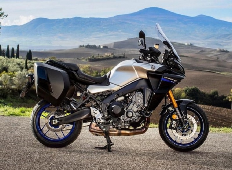 Motor Touring Yamaha Tracer 9 GT Tantang Triumph Tiger 900 GT