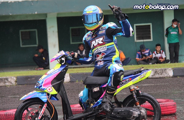 Bersama AR SpeedRace MDR Racing, Anggi Gianturi Juara Umum Pemula 4th Aniversary Exraider Jabar