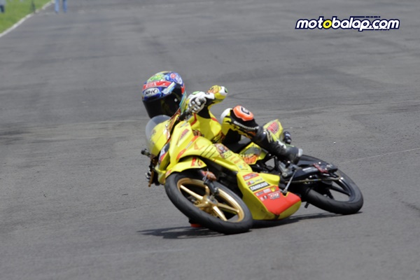 Hasil Race 2 Kejurnas Motoprix Region B Putaran 1 Jawa dan Hasil Suporting Race Surabaya