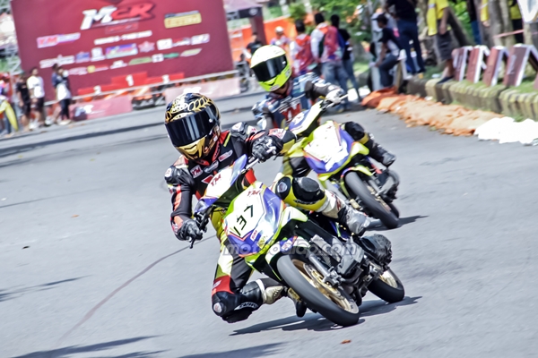 MCR Putaran 2 Kediri: YM Racing Valvoline VND MDR BBS Chalista Sapu Bersih Podium & Raih Juara Umum Kelas Matic