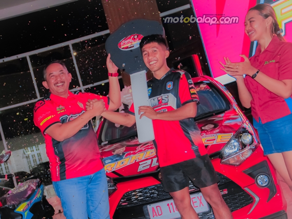 Faisal Si Doel (M2S Kalteng) Sukses Raih Juara Umum Kejurprov Jateng Casytha Manahadap Road Race 2023. Hadiahnya Satu Unit Mobil