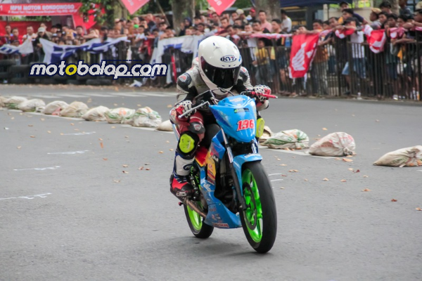 M Nabil Zahsena, Bibit Pembalap Belia Asal Kota Probolinggo Yang Mampu Raih juara Umum Rookie Kejurprov Seri 1 Bondowoso.