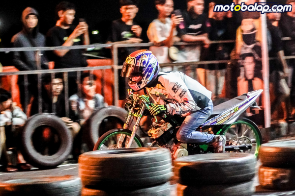 Arya Saputra Kembali Ke Jalur Juara, Setelah Sukses Raih Gelar JU Open Di Drag Bike Bupati Cup 2 Tuban.