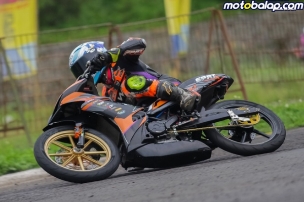 Fajar Shodiq Kasih Bukti, Win Filter Sprt Sukses Raih Podium Di Kelas 4 Tak Novice Race 2!