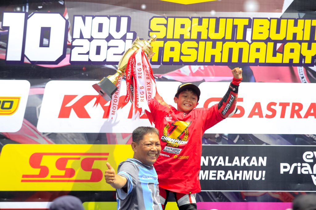 Abimanyu Fermadi Raih Gelar Juara Nasional MP4 Beginner Motoprix Region B 2024