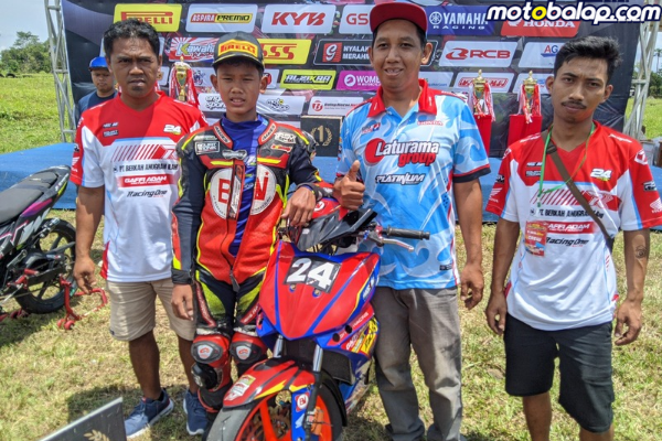 Rayhan Zaky Bersama Bambang Eko (Bams) Mekanik Sekaligus Ayahanda nya