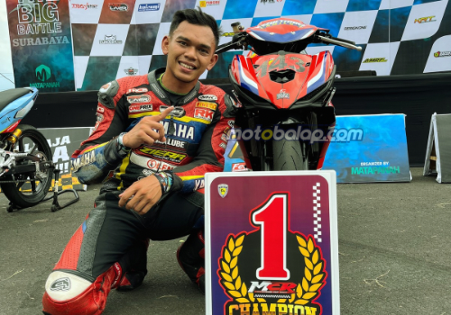 Keseruan Bebek 4T TU 150 Expert Race 1 Final MCR: Duel Sengit Tiga Rider Top Mengguncang Sirkuit Gelora Bung Tomo