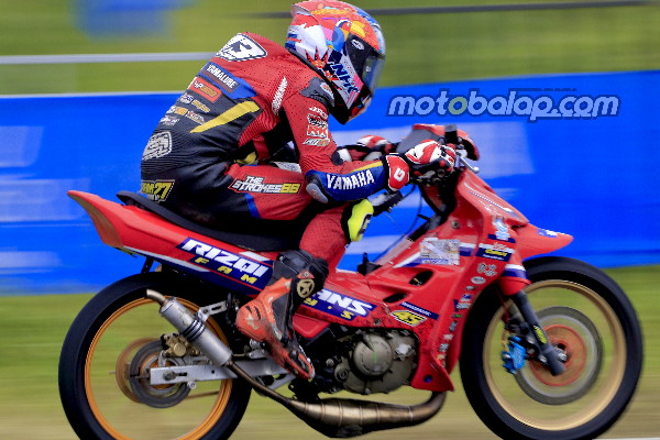 Tampil Bersama Husni Zainul Fuadzy Di YCR Seri 3 Semarang Kelas 2 Tak UB 130 cc Expert Rizqi Trans Family’s Punya Kans Podium Di Race Final Besok (15/12)
