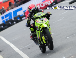 Tampil dihadapan Publik Sendiri Muhammad Alden Fedora Sukses Dua Kali Naik Podium Grand Final Jatim Racing Series Kejurprov Ponorogo 2025