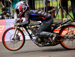 Tampil Gahar! Herex 300 CC Lancar Jaya Raih Podium Tertinggi di Ramadhan Night Race Matapanah Rookie GBT