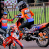AGE Pro X OBD Sukses Sapu Bersih Podium Sunmori FIZR 125cc SDW Dragbike Pemula : Joki Debutan Orka Petir Turut Beri Kejutan