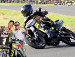 Motoprix Seri 1 Surabaya : IOS Store Tarpan DS111 Probolinggo Beri Bukti Eksistensi Serta Sukses Sabet Podium 1 Dua Tak 116 CC Jatim Open!